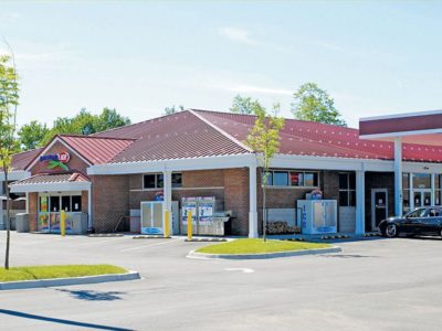 Pre-engineered convenience store building