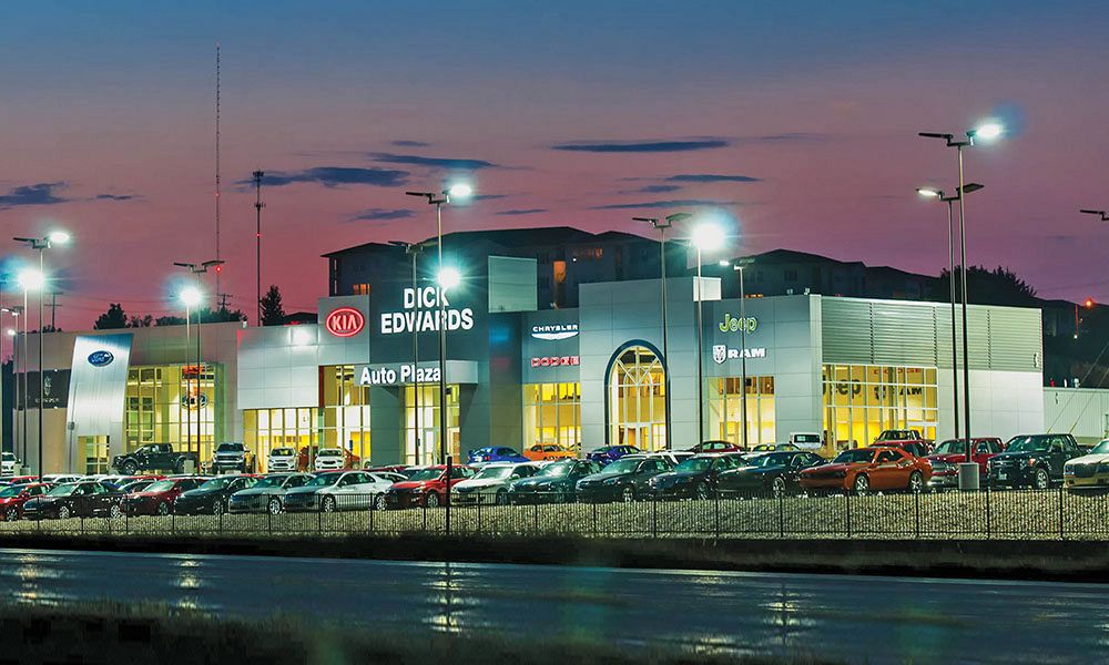 Auto dealership with surrounding parapet walls