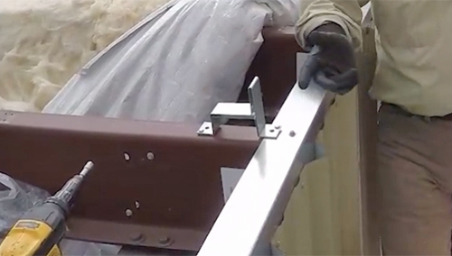 Rake support angle