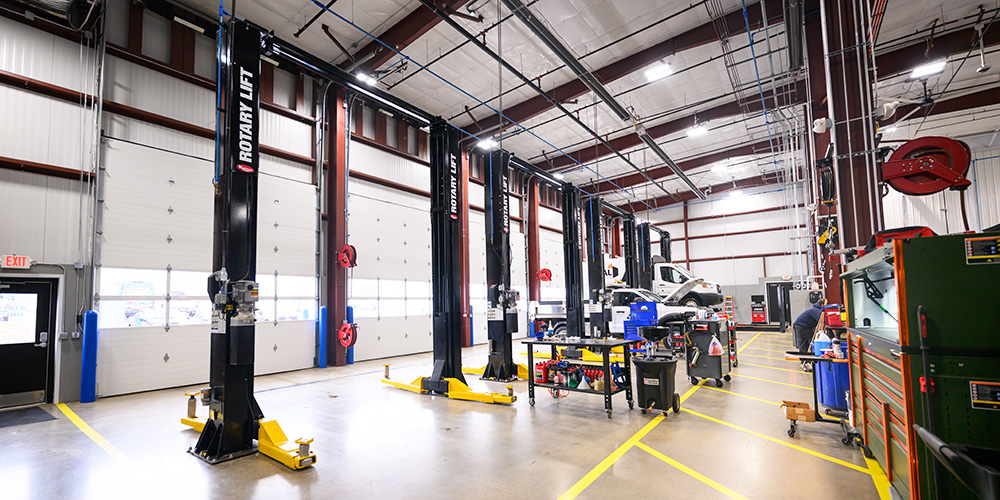 Service center for automobiles