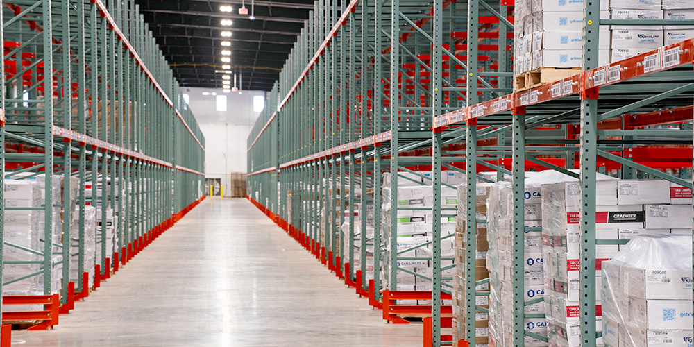 Metal building warehouse and distribution